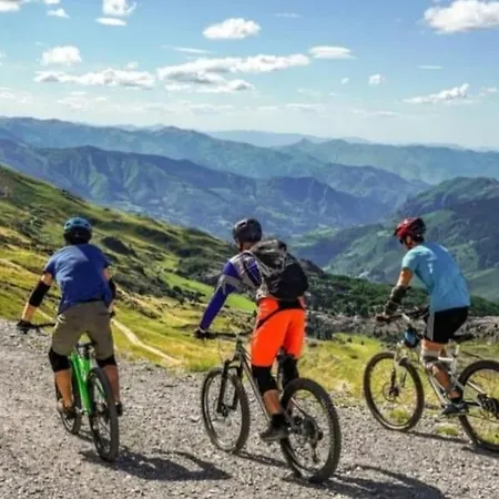 Superbe Vue Sur Les Pistes - Gr10 아레트